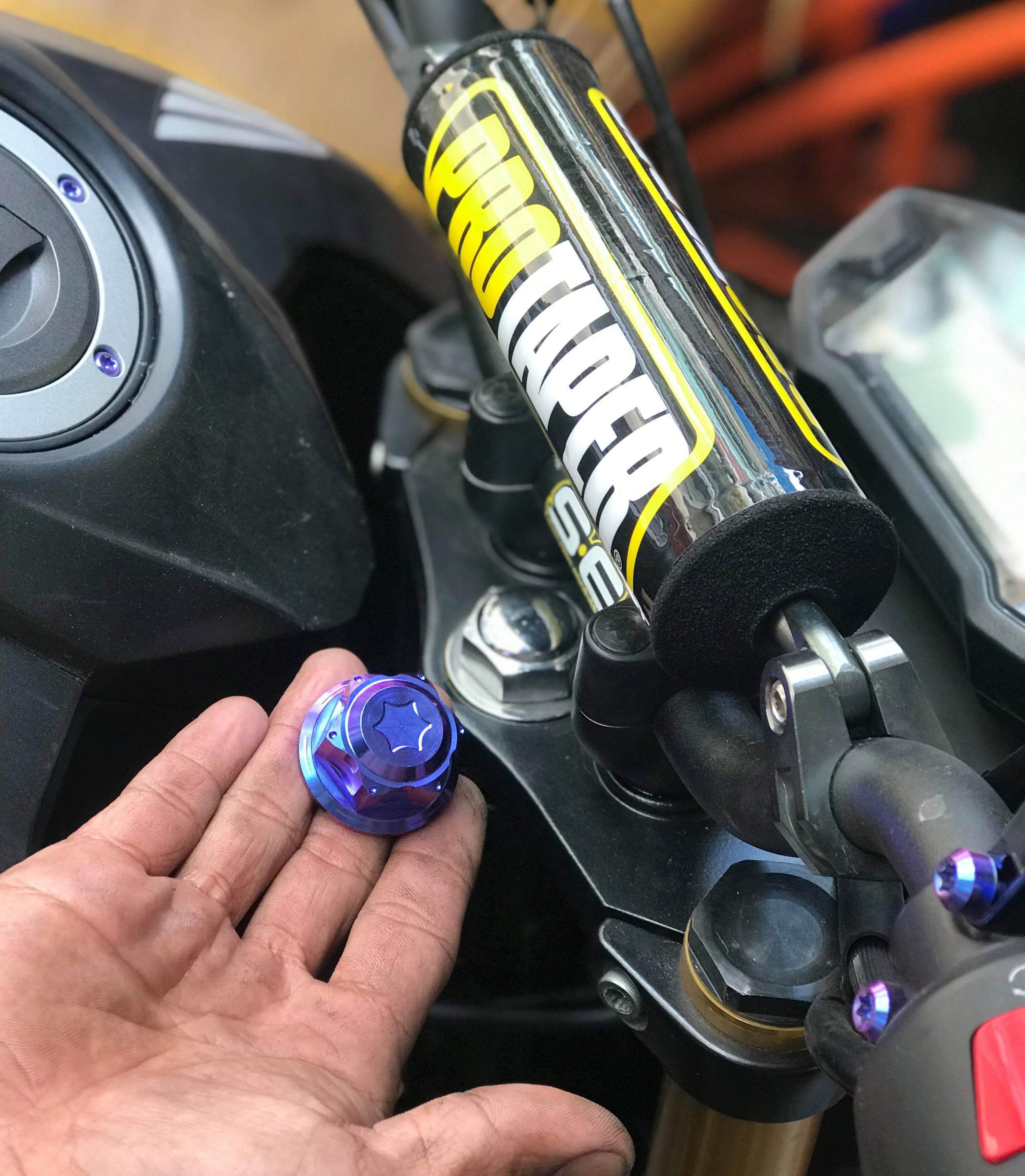 ( 1 con Giữa MSX Titan ) Ốc chảng ba giữa gắn Cb150  Msx