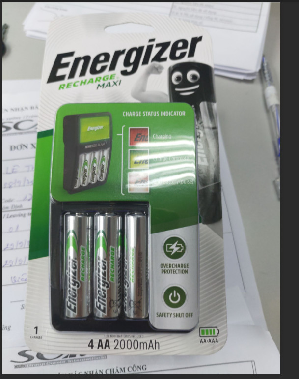Bộ máy sạc Energizer CHVC5 kèm 4Pin AA 1300mah
