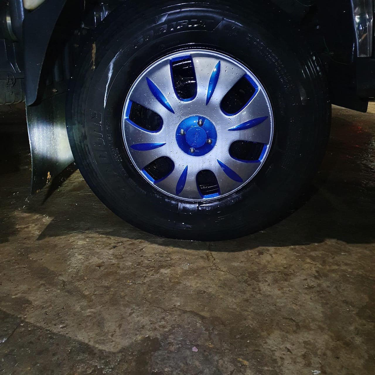 Ốp mâm nhựa r16 - ốp mâm xe tải sơn đủ màu cho bác tài trọn bộ trước sau cả bass