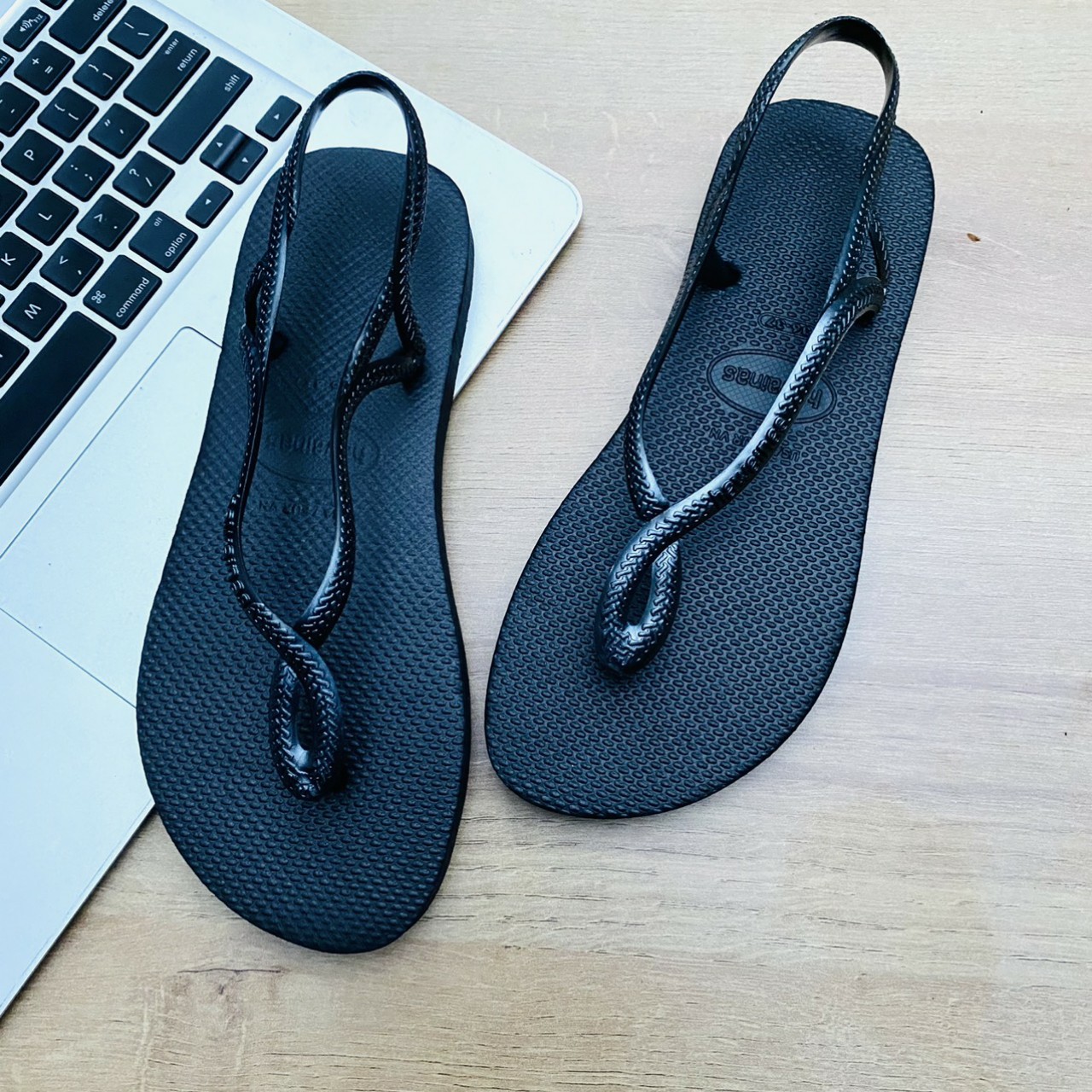 [HCM]Dép nữ xỏ ngón quai hậu hot trend nhiều màu