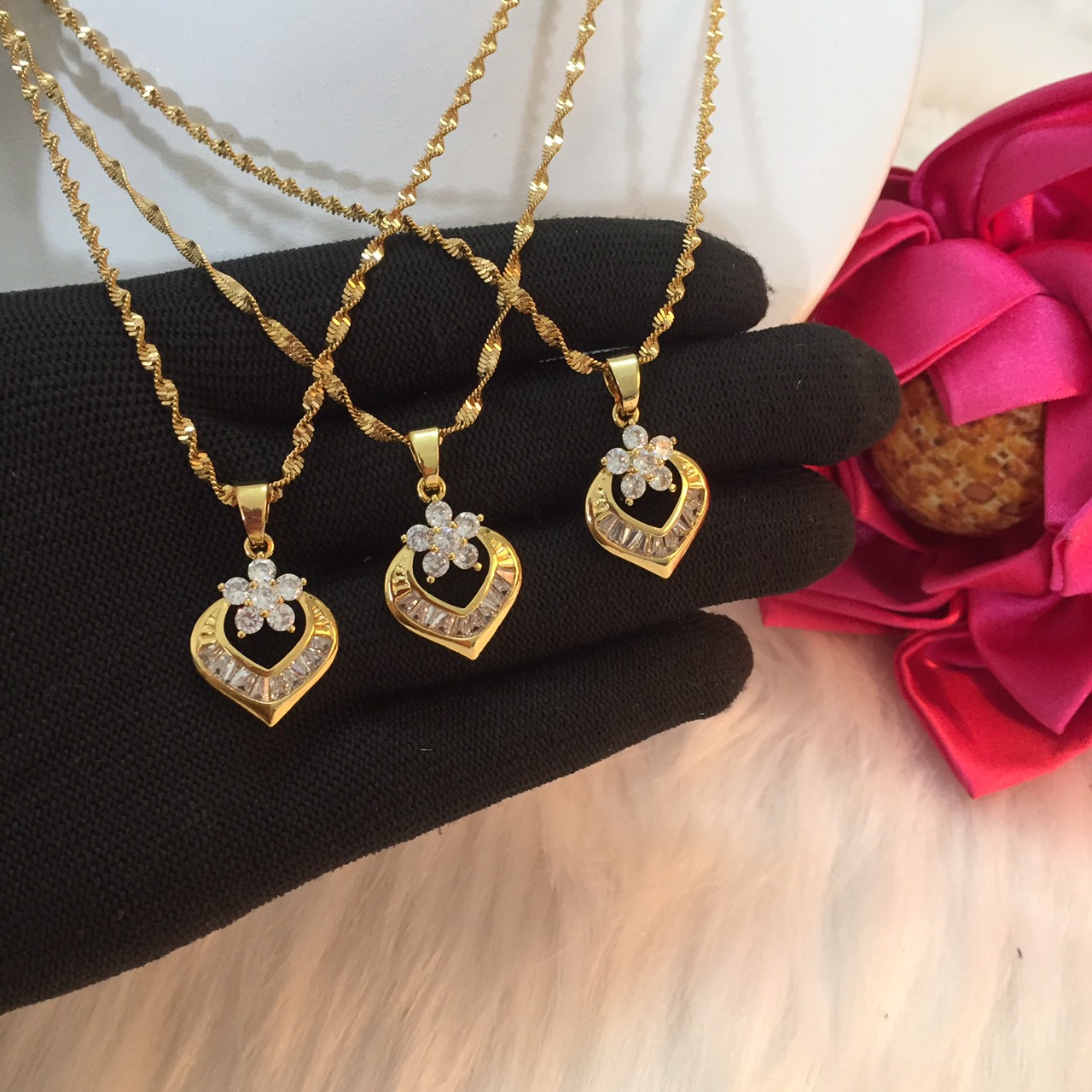 Dây chuyền Vàng Nữ V516 mạ vàng 18k, Mặt Dây Chuyền Vàng Trái Tim Hoa Đính Đá Cao Cấp Namoo Jewelry