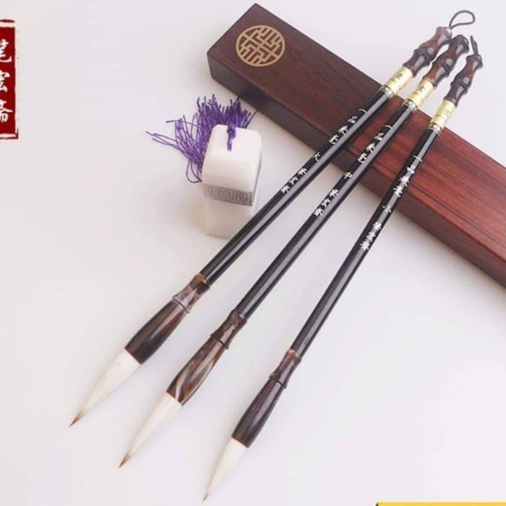 bút lông thư Pháp cở trung GIÁ bán là 1 bút
