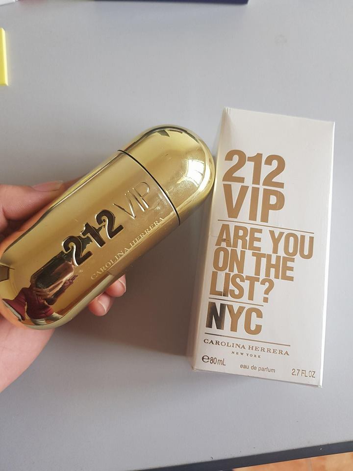 Nước hoa 212 vàng 100ml