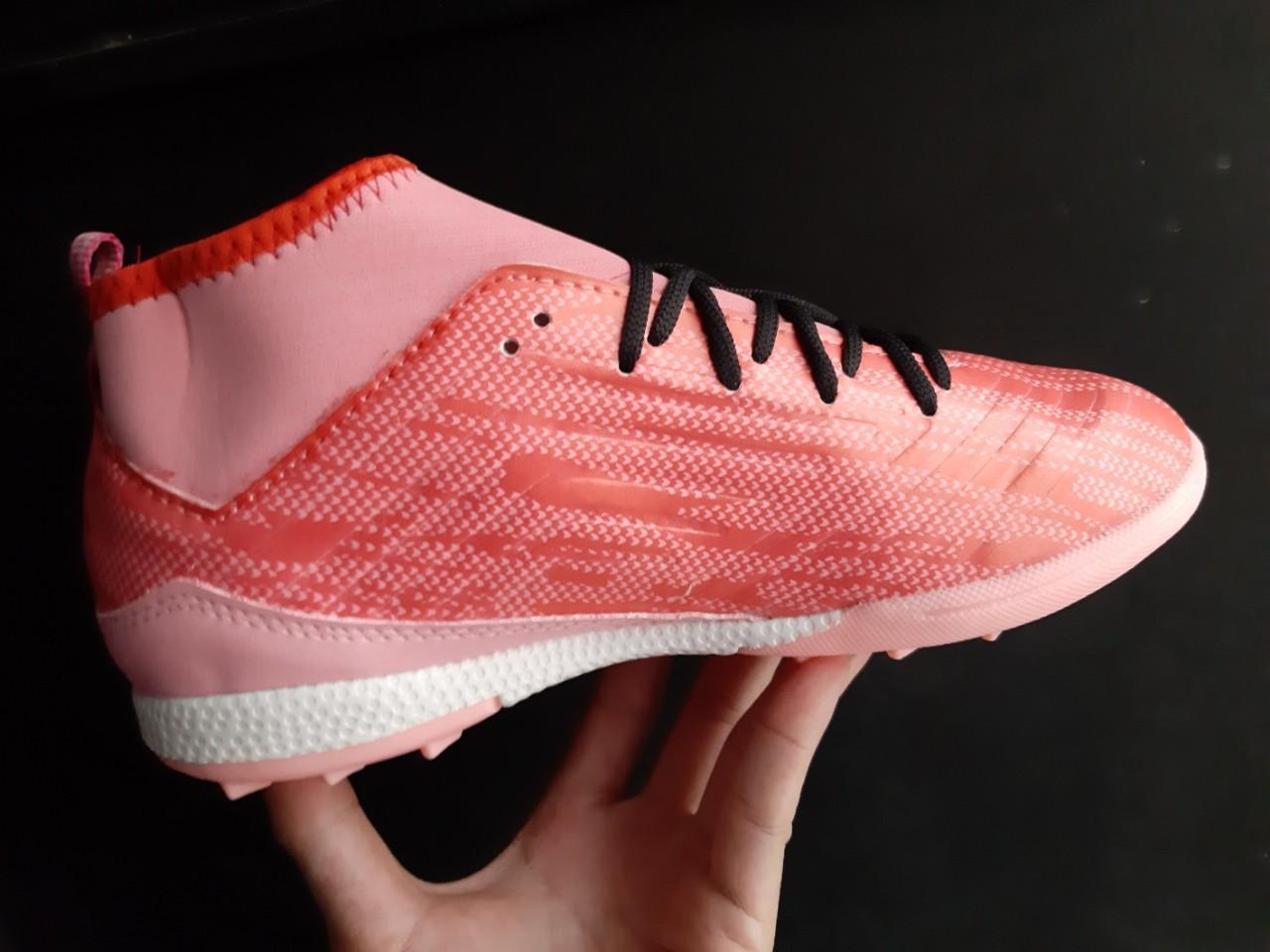 Giày Đá Bóng Cổ Cao Màu Hồng