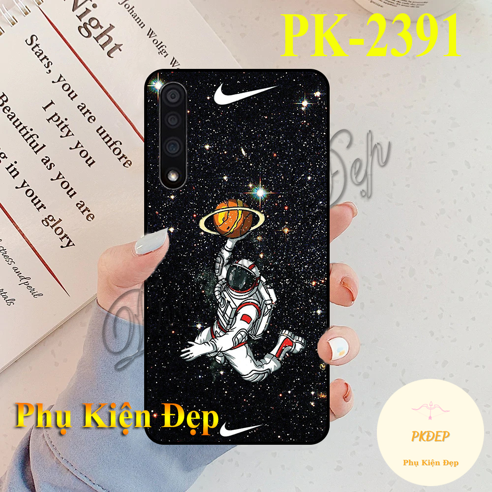 Ốp lưng Vsmart Live in hình Vũ Trụ