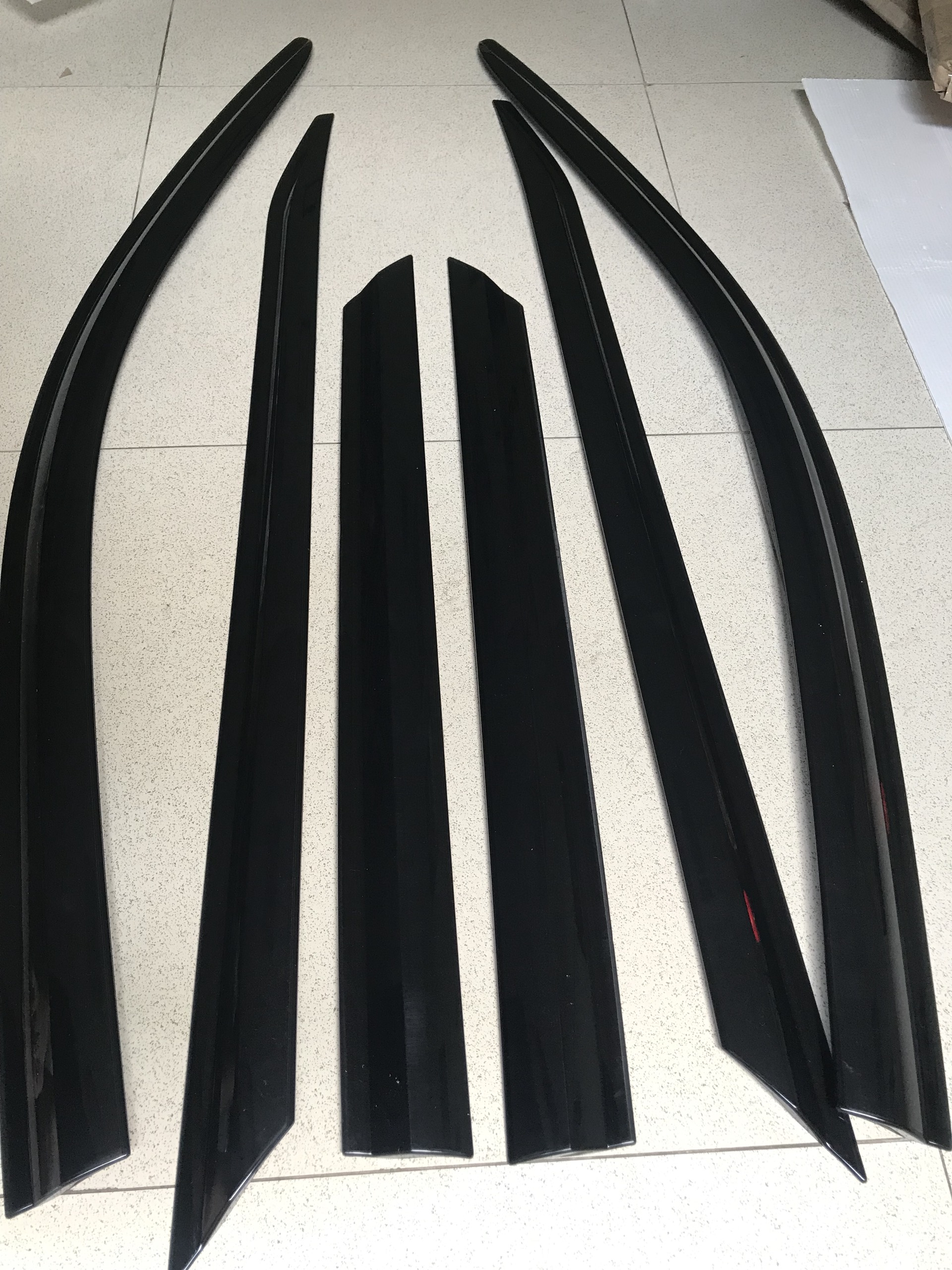 Bộ  vè mưa đen cao cấp mẫu 6 chi tiết xe Toyota Fortuner 2017-2023