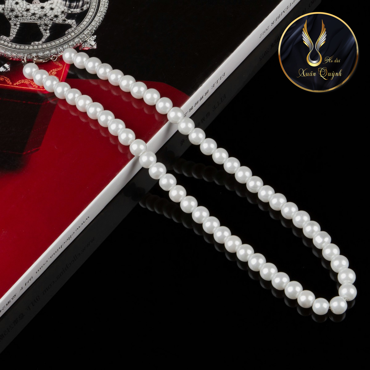 Dây Chuyền Đính Ngọc Trai Sang Trọng Đeo Cùng Áo Dài Váy Đầm - Áo Dài Xuân Quỳnh