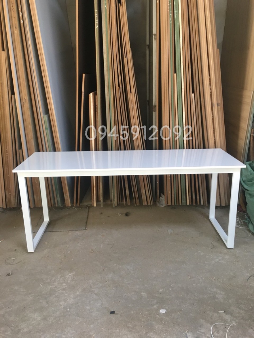Bàn chân sắt dài 1m8 màu trắng