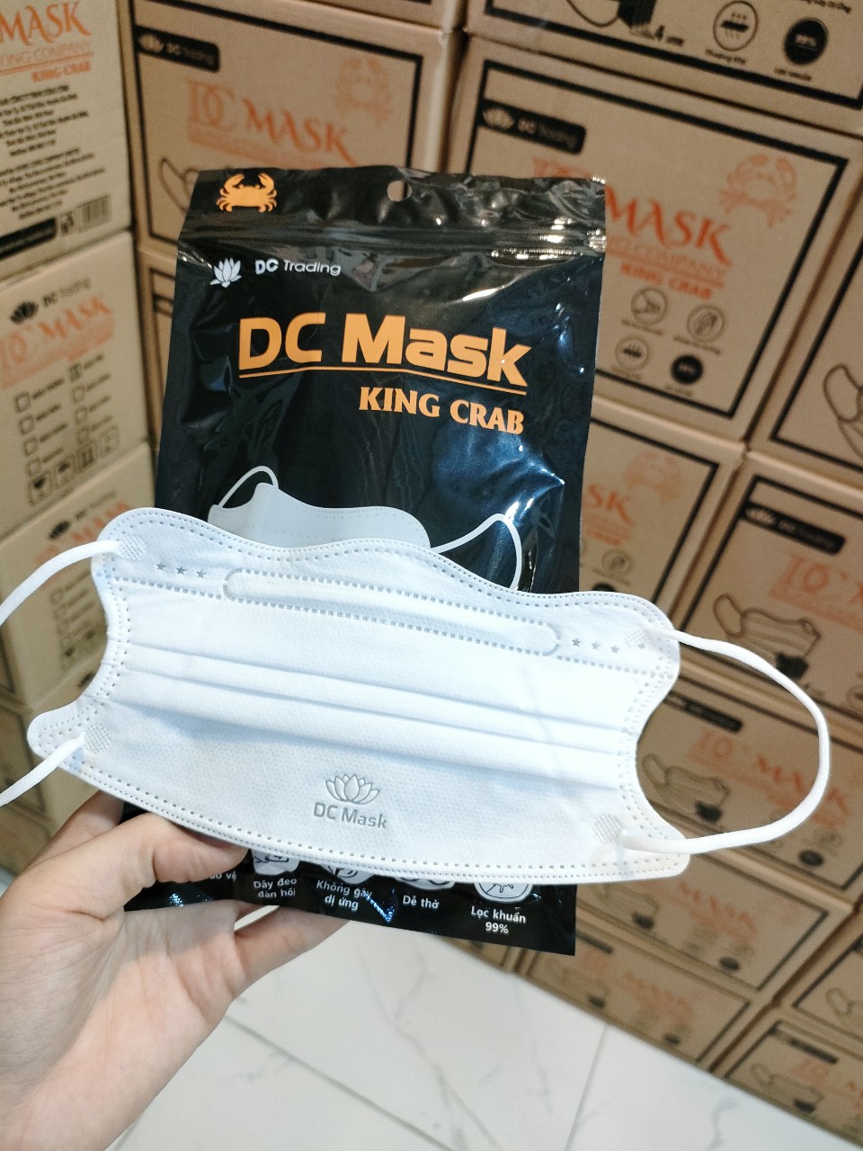 Giá Sỉ Thùng 300 chiếc khảu trang CUA DC mask (Dũng Công) King Crab hot trend 2022