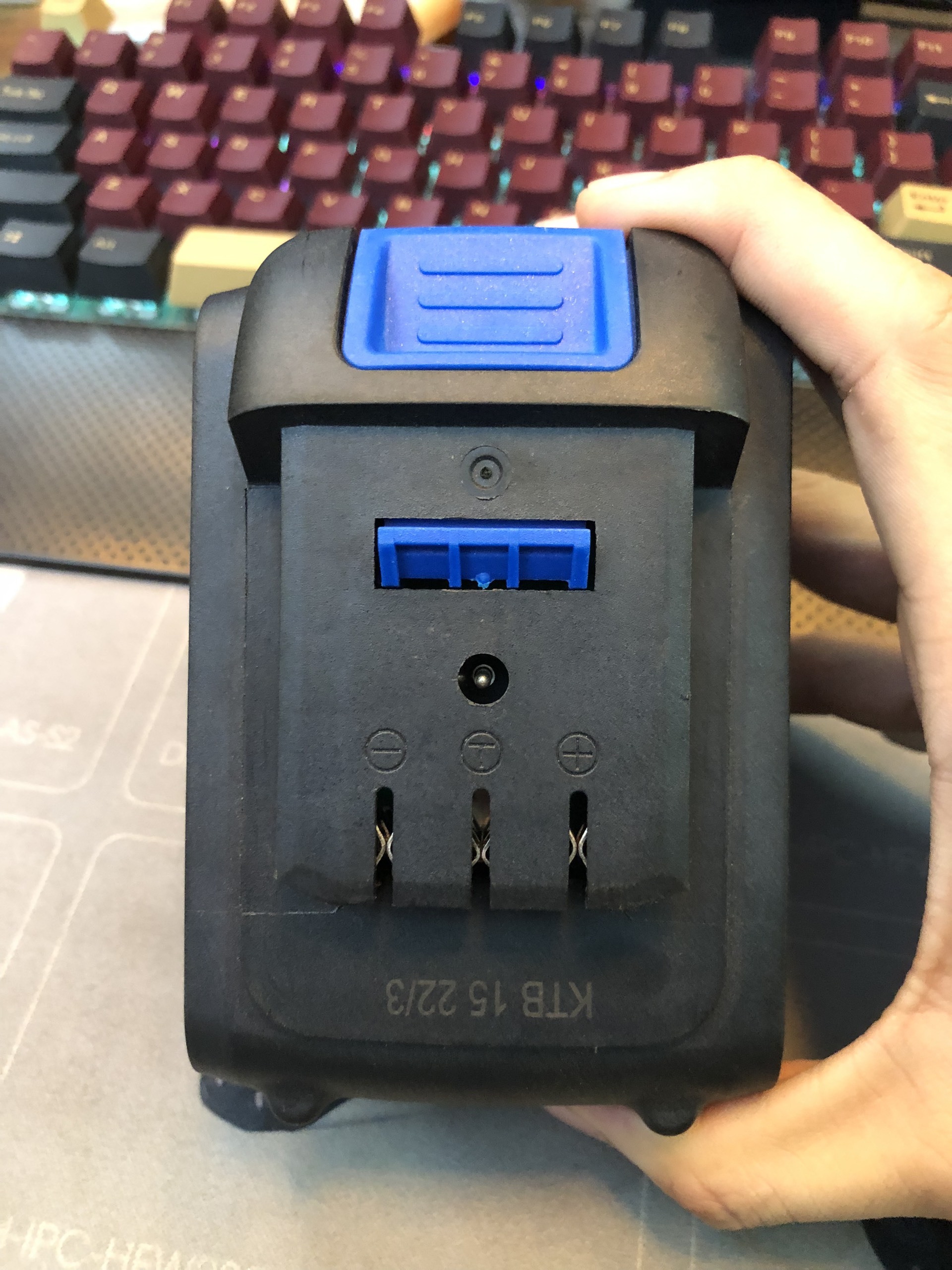 Pin 15 cell 21V Masaki dùng các máy khoan pin, máy mài pin, máy siết bu lông của trung quốc