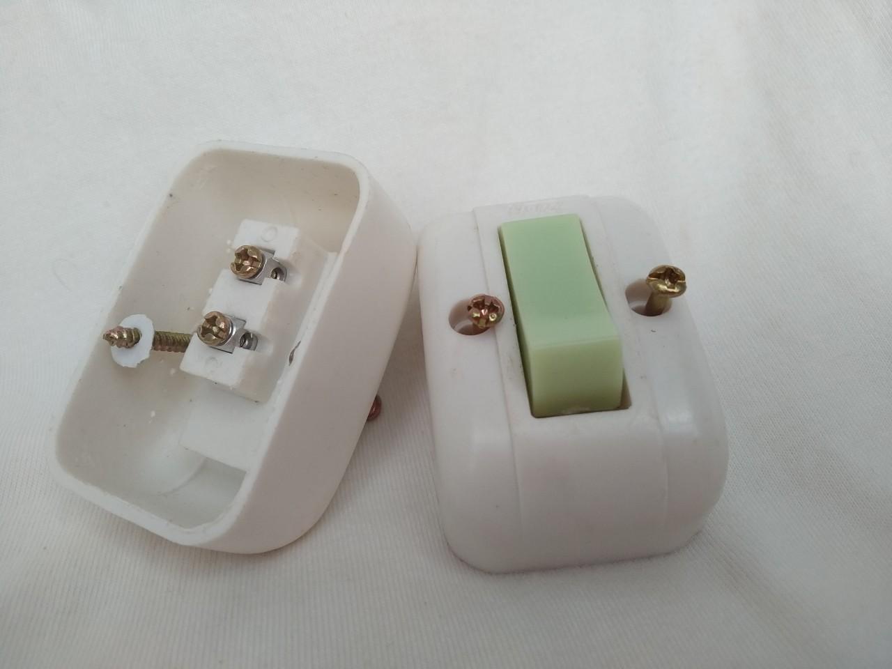 [HCM]2 Công tắc điện (2 cực 3 cực)