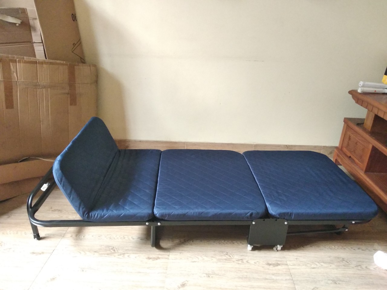 Giường gấp ba khúc nikita rộng 65 cm tặng kèm ga phủ, túi phủ