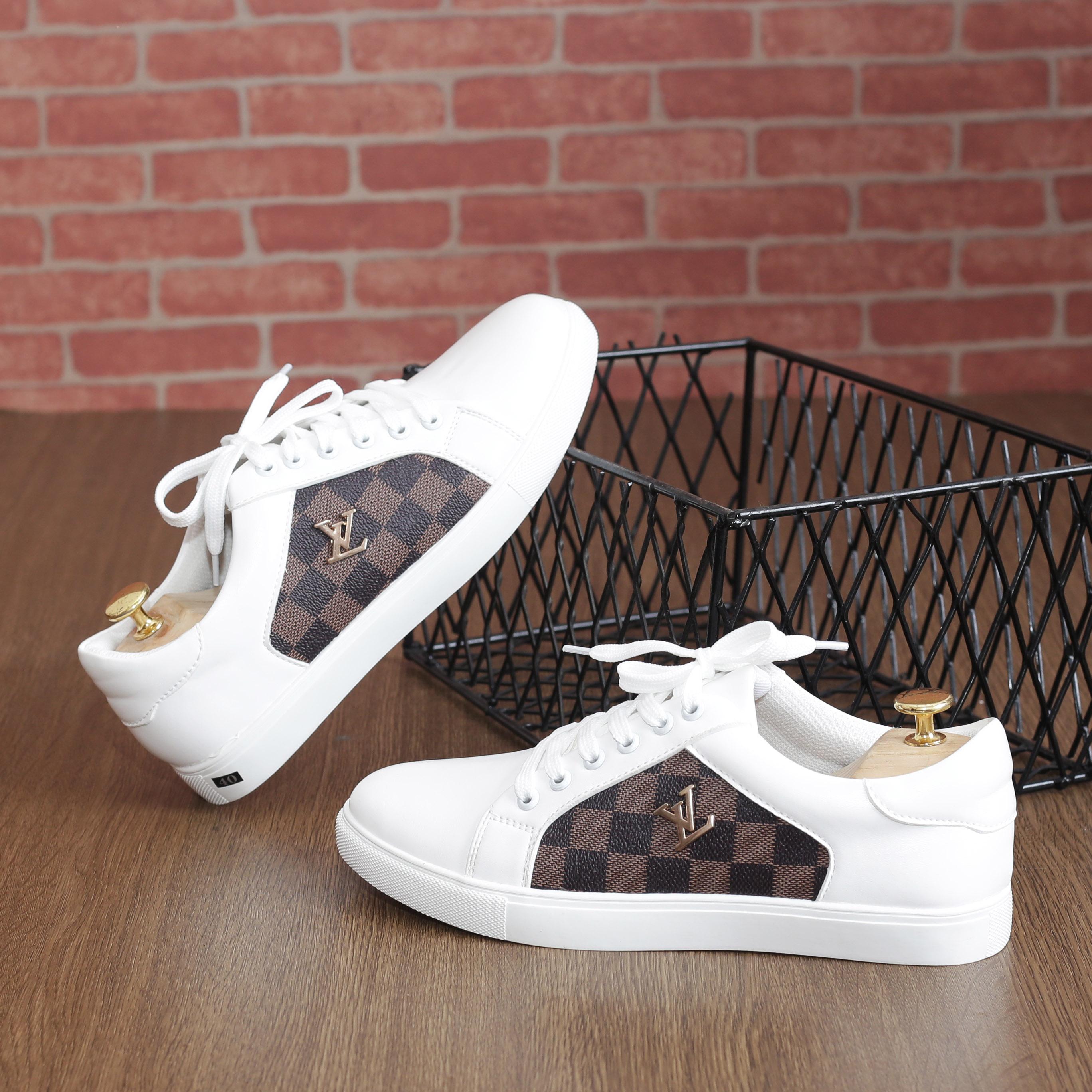 Giày nam, Giày thể thao nam, Giày sneaker, Giày nam trắng caro mã m31. Tặng kèm tất lửa khử mùi nano