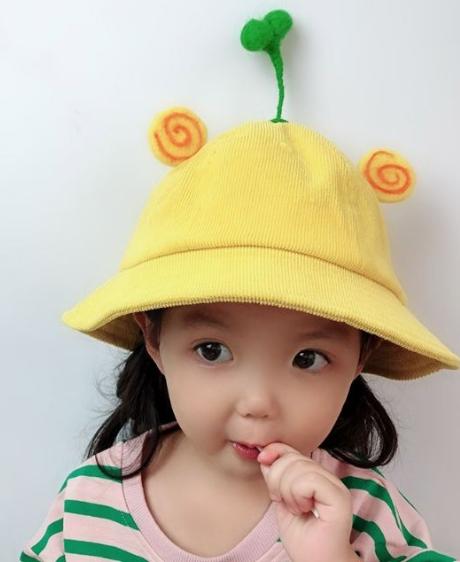 Mũ BucKet mầm cây màu Vàng cho mẹ và bé