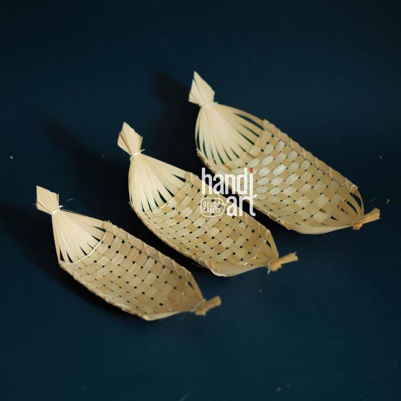 Thuyền tre đựng đồ hoặc decor