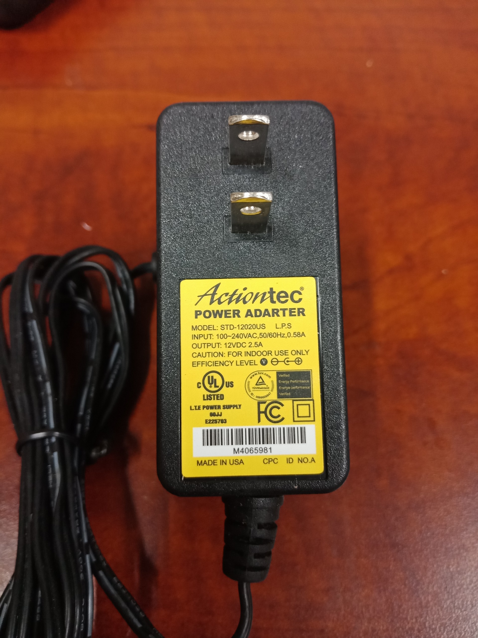 Nguồn adapter actiontec 12v-2.5a loại tốt, có đèn led cảnh báo. bh 12 tháng - actiontec 12v-2.5a