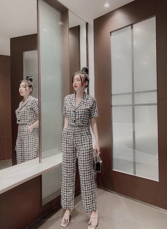 Set bộ áo cổ vest tay ngắn và quần dài họa tiết kẻ caro Rose Fashion