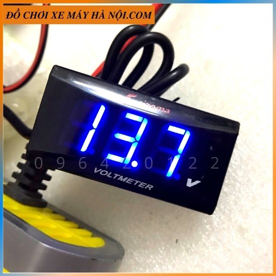 Đồng hồ đo vôn bình Rizoma 3 chức năng - Đo vôn- Đo nhiệt độ - Hiện giờ