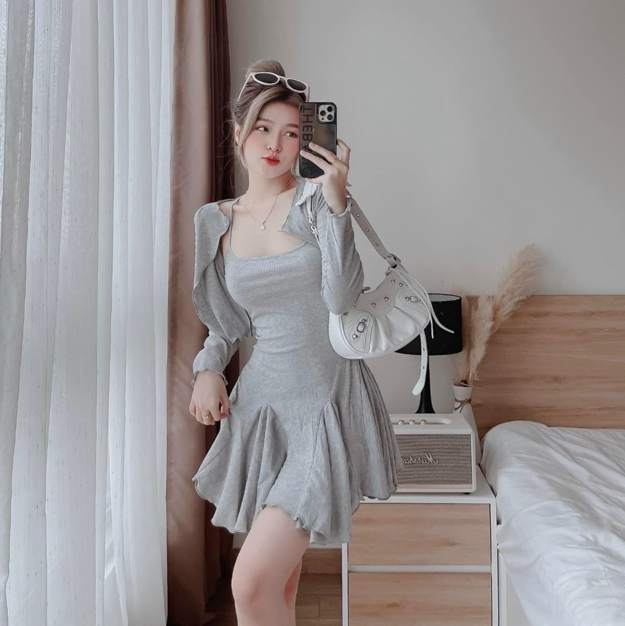Đầm ngắn đuôi cá kèm khoác tay dài pinkstore29, dáng ôm phong cách dịu dàng d098