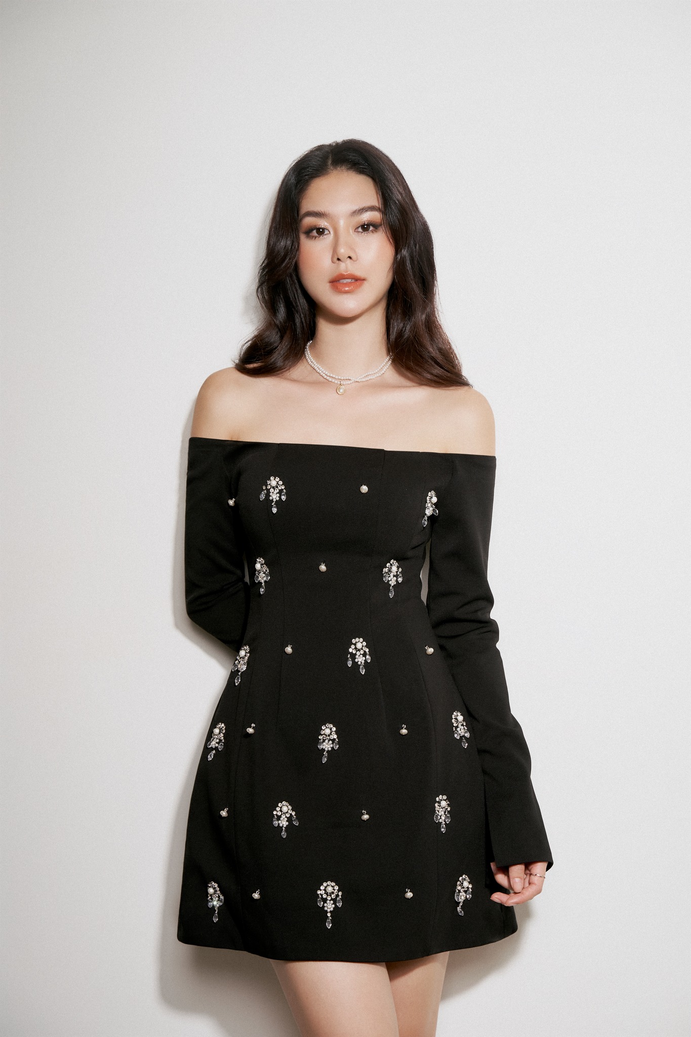 Maven - váy đen dáng a trễ vai đính đá merida dress