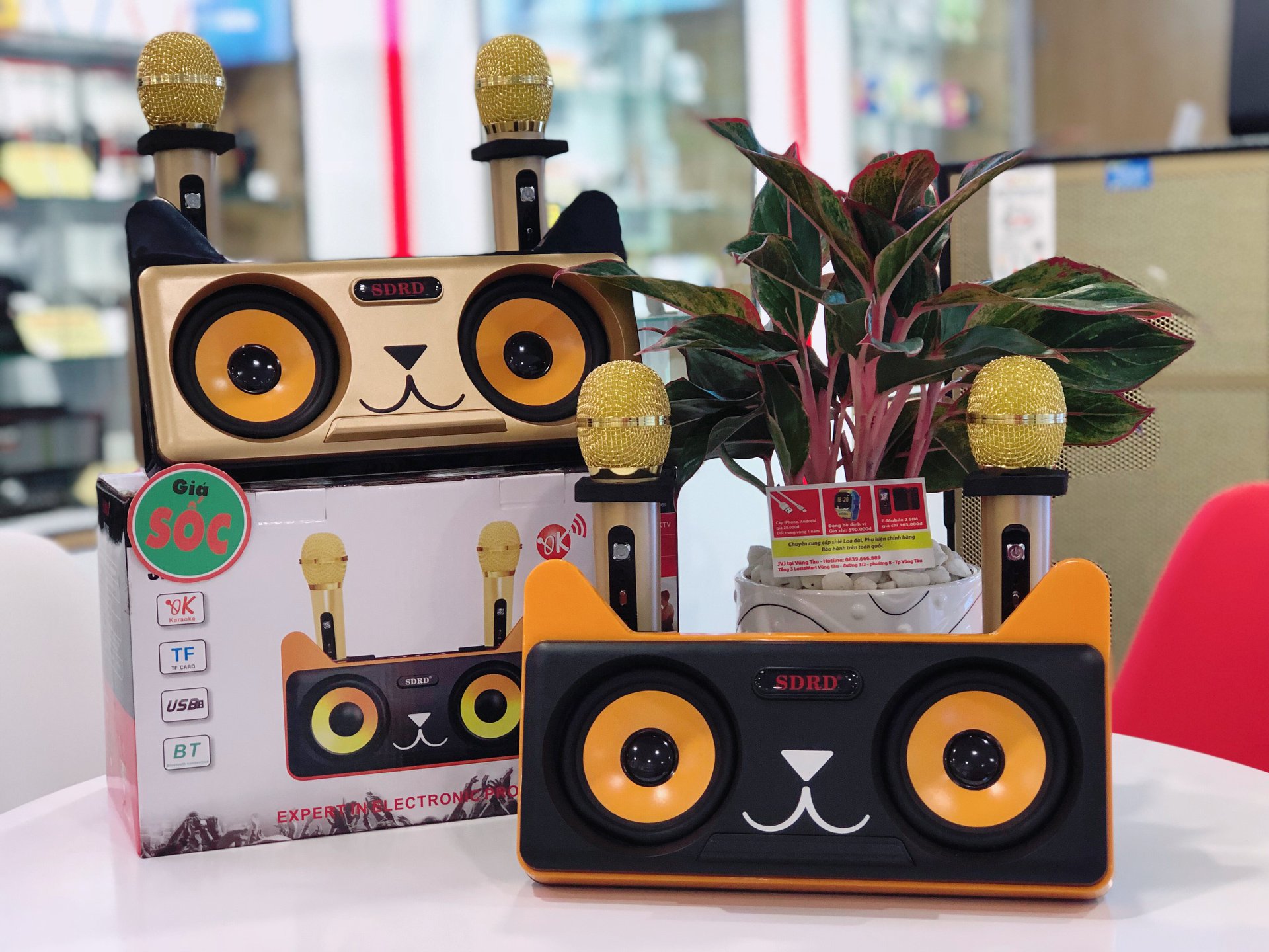 Trọn Bộ Loa Karaoke Mini SD 305 Kèm 2 Micro Loa Bluetooth Xách Tay Cao Cấp. Loa Bluetooth Karaoke Hình Mắt Cú SD-305 Tặng 2 Mic Karaoke Không Dây.BH12 THÁNG TOÀN QUỐC.LỖI 1 ĐỔI 1.