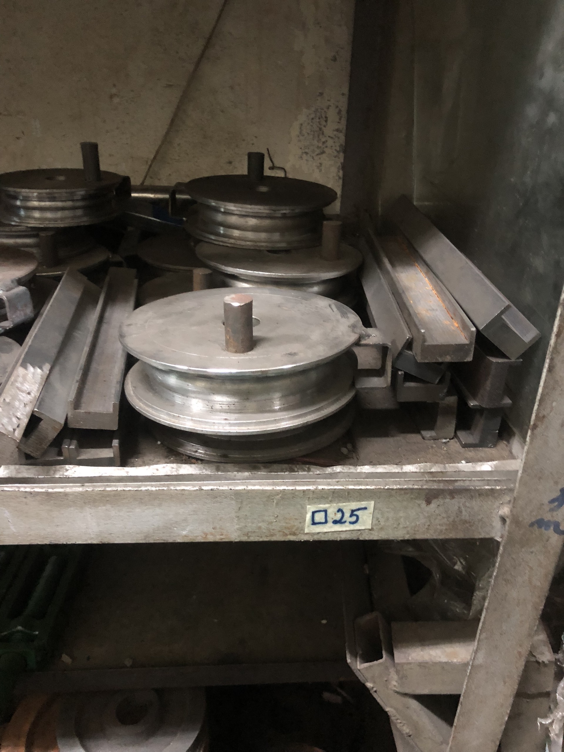 Puly uốn hộp 25x25 - Vam uốn ống hộp