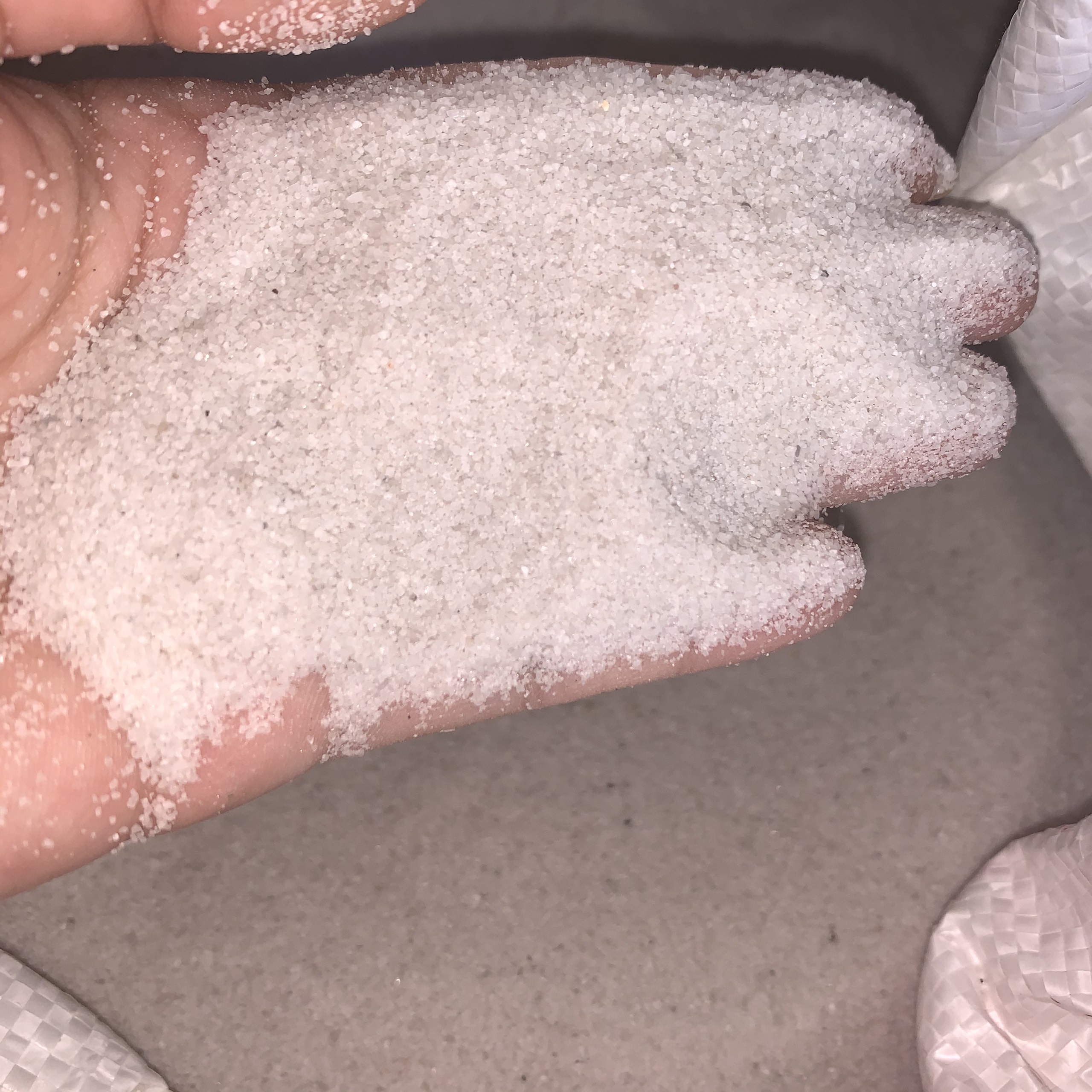 [HCM]Cát trắng mịn trang trí hồ cá chậu cây cảnh 1 kg.