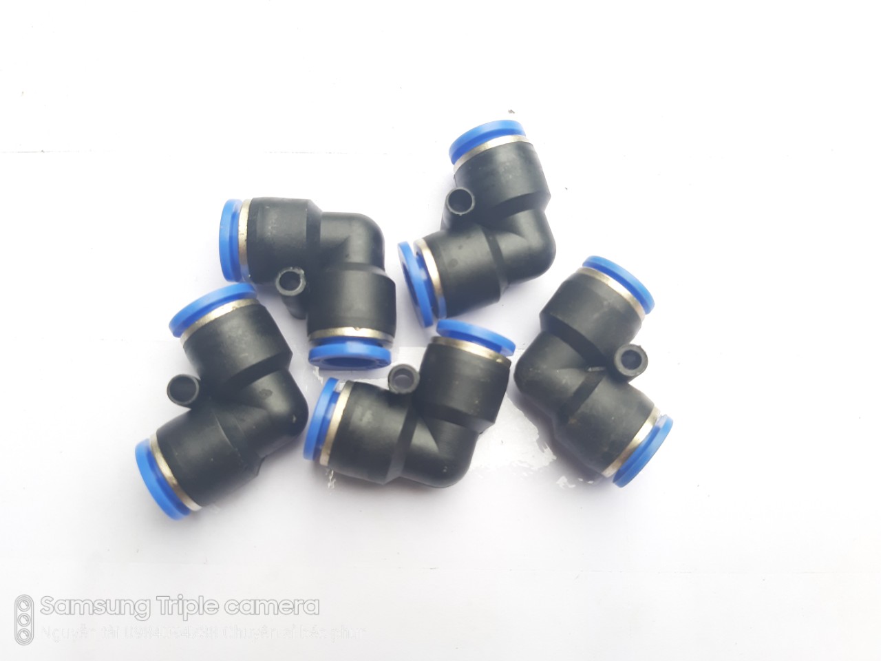 Cút góc nối nhanh phi 8mm máy phun sương