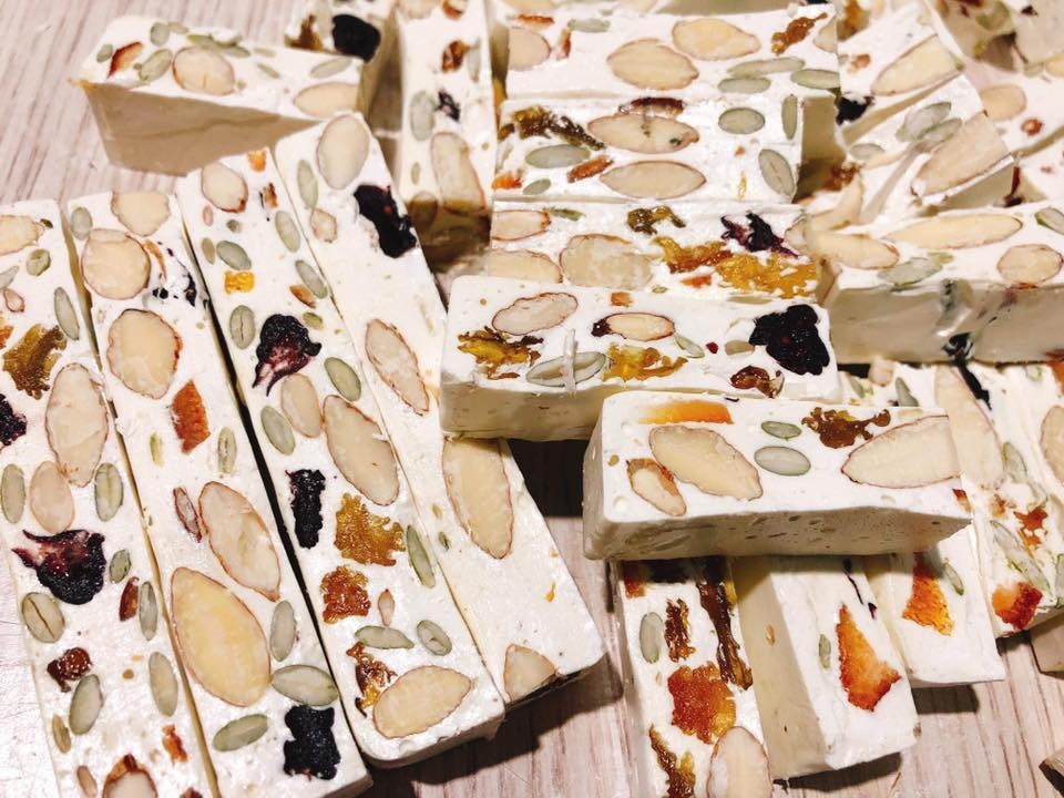 Set quà Tết - 800gr kẹo sữa hạt Nougat - Ngon ngất ngây, các bé nghiện, các mẹ cũng đam mê