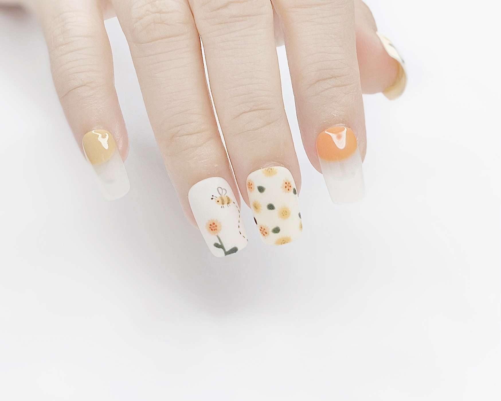 Nail Box > Móng up vẽ hoạ tiết trang trí hoa lá màu Xuân Làm theo số đo và mẫu yêu cầu hoặc mẫu có sẵn