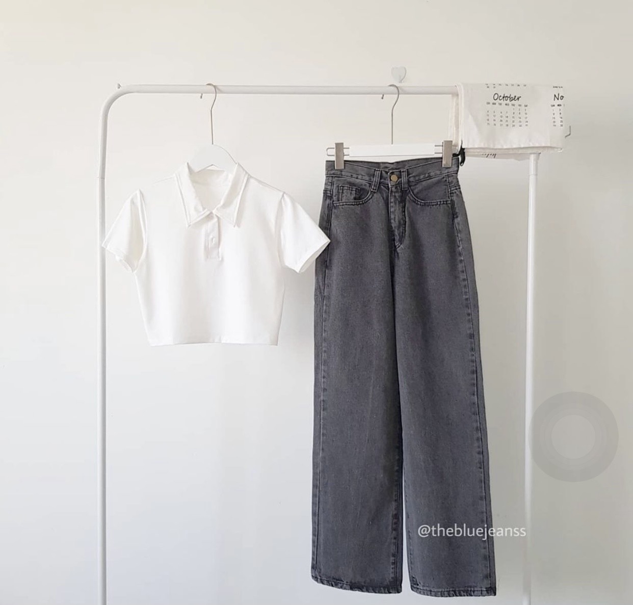 Set baggy jeans ống suông xám + croptop petter trắng