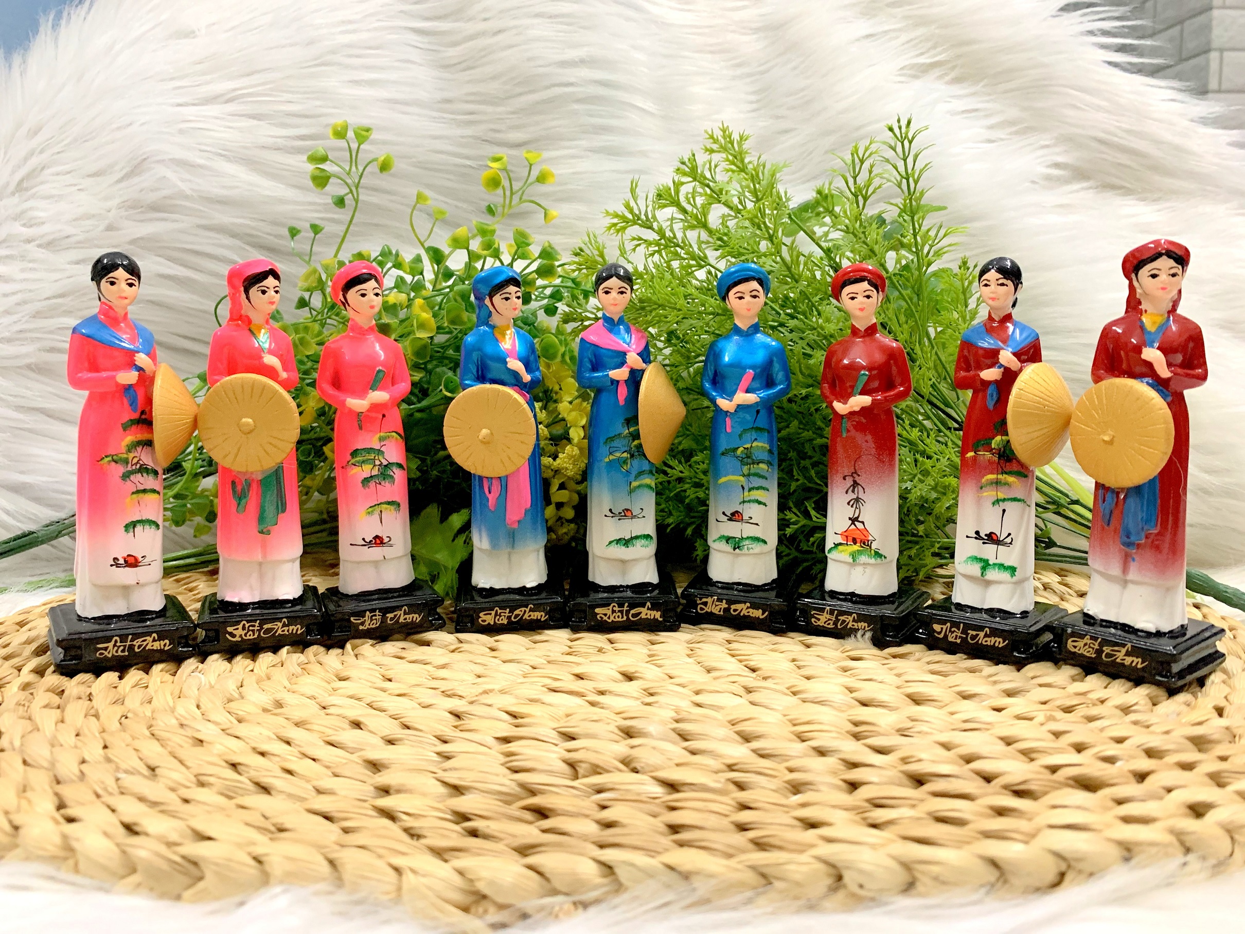 [HCM]Bộ tượng cô gái 3 miền Bắc Trung Nam ( Hình Thật - Video Thật )