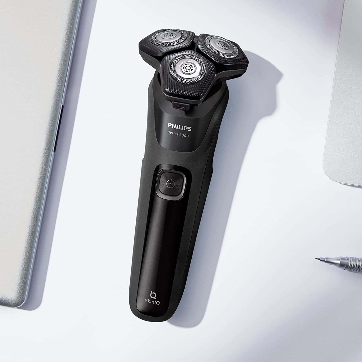 Máy cạo râu philips s5588 ,bảo hành 24 tháng