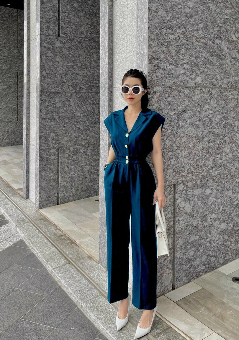 Jumpsuits cổ v hàn quốc vải lụa loại 1 có size M,l,XL