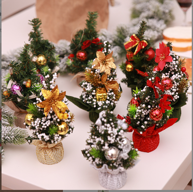 Cây thông noel giang sinh mini trang trí để bàn ô tô 20cm