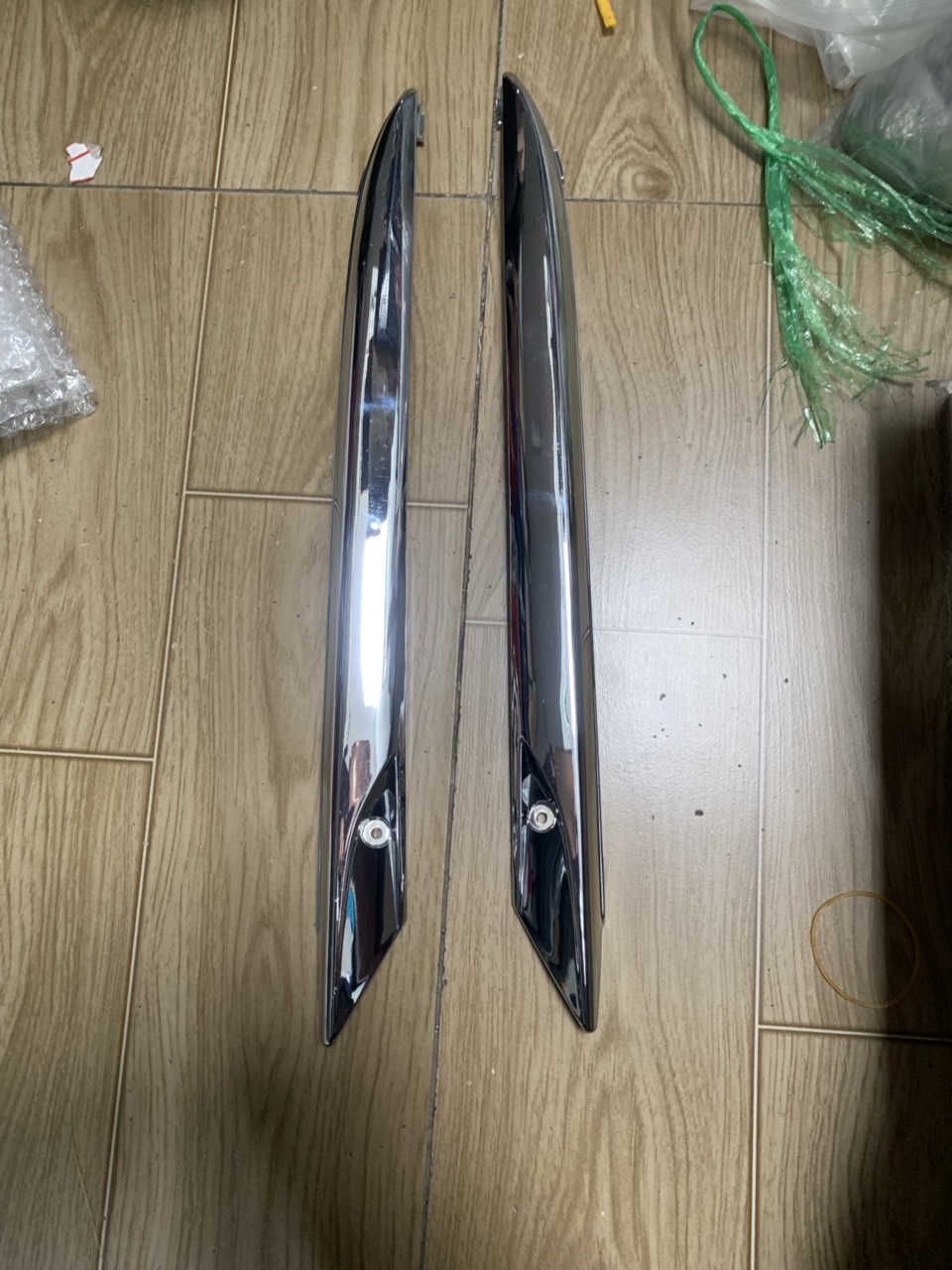 Nẹp sườn xe Air Blade đời 2010 nhựa xi
