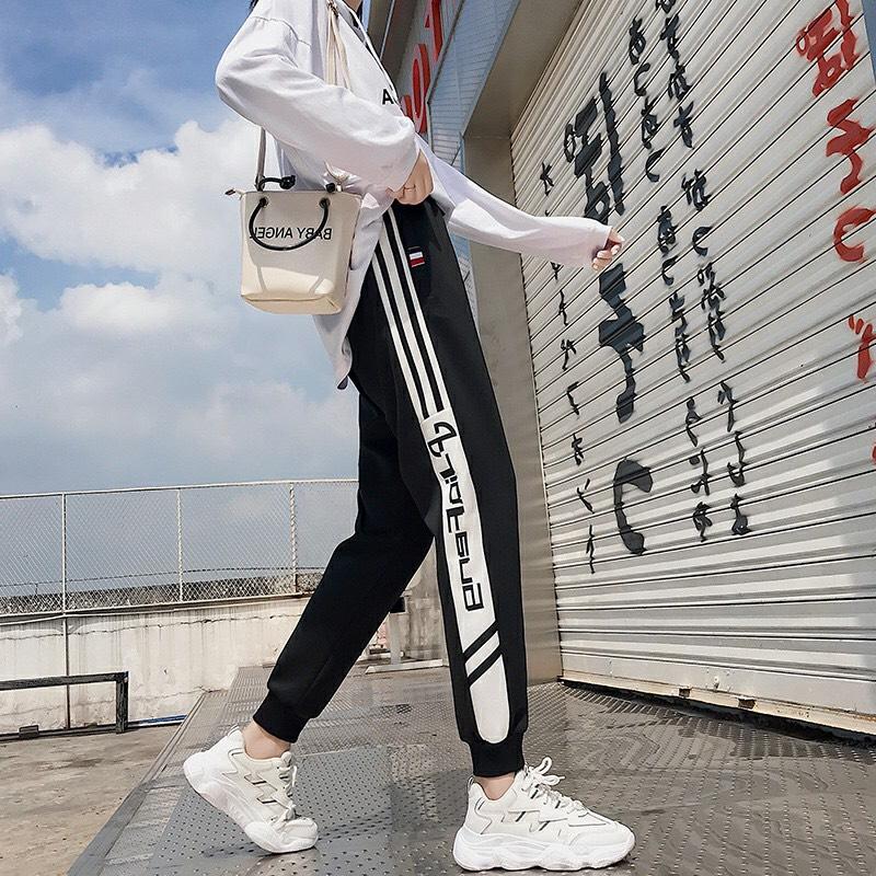 QUẦN JOGGER NỮ CHẤT THUN PHỐI SỌC CHỮ PHONG CÁCH THỂ THAO, THỜI TRANG NĂNG ĐỘNG TRẺ TRUNG SAKURA - 2 MÀU BTQ252