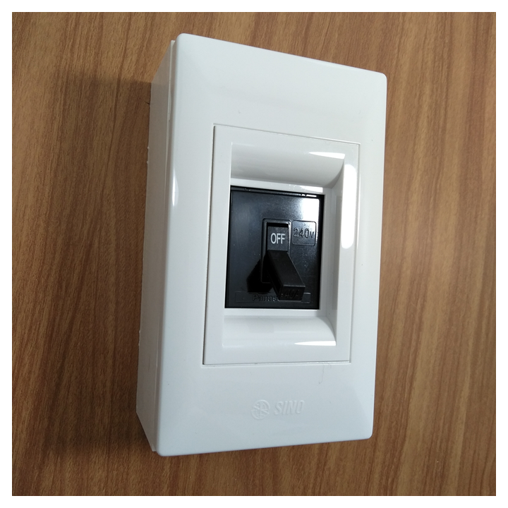 Bộ Cầu dao 2P 15A - 40A 1.5kA 240V Panasonic + Mặt, đế nổi