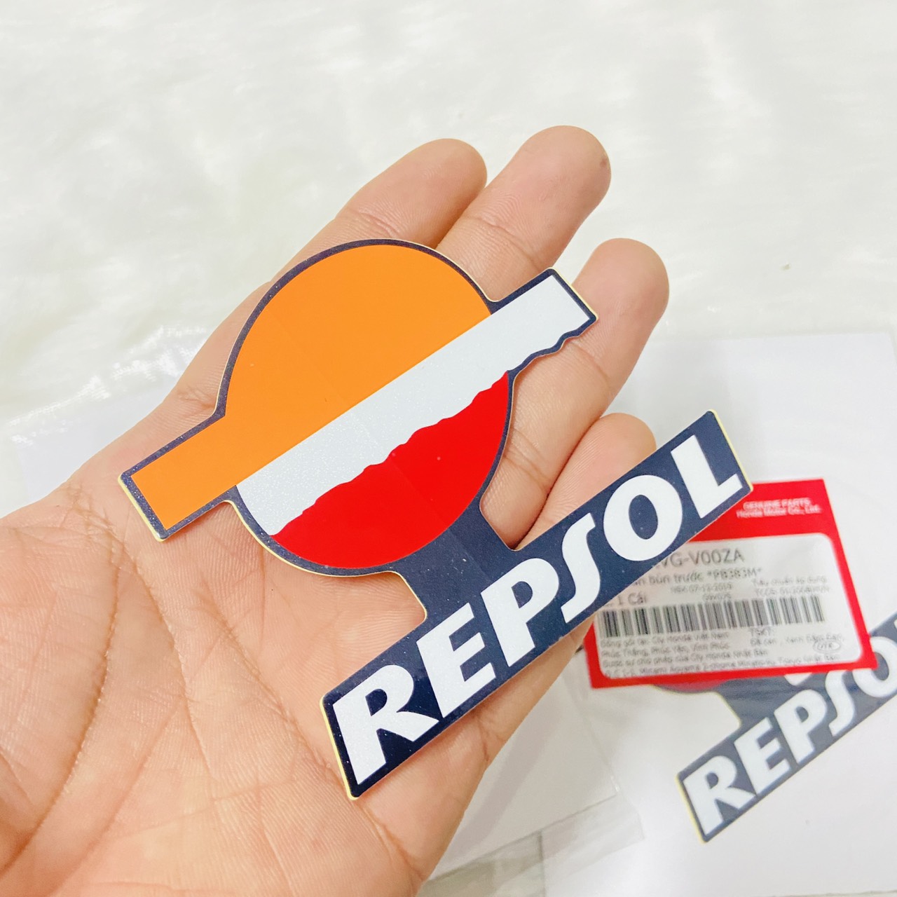 Tem huy hiệu, tem kiểu trang trí xe máy mẫu repsol, dán trang trí xe máy thể hiện điểm nhấn, keo dán chắc chắn ít bong tróc