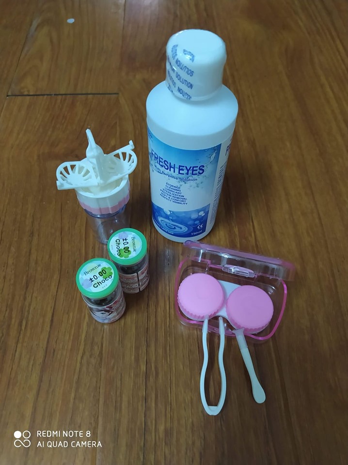 Combo lens ( Kính áp tròng) (được chọn mẫu) + ngâm+ khây full dụng cụ + máy rửa lens tay ( lens sử dụng 1 năm được lựa mẫu + có cả len 0 độ và lens cận)