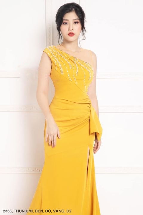 Đầm dạ hội một vai chéo xẻ tà thắt nơ eo đính ngọc trai -