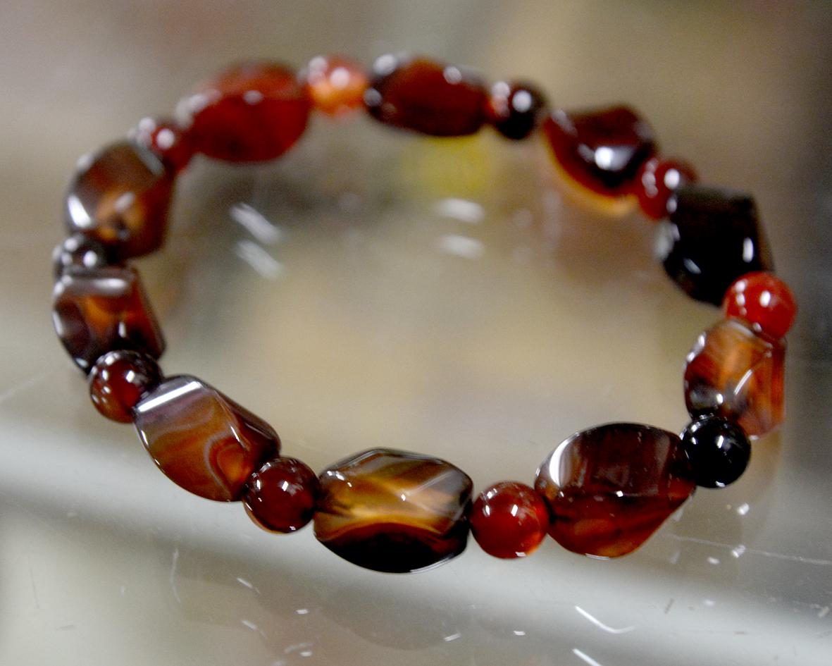 Vòng tay chuỗi đá mã não xoắn bông