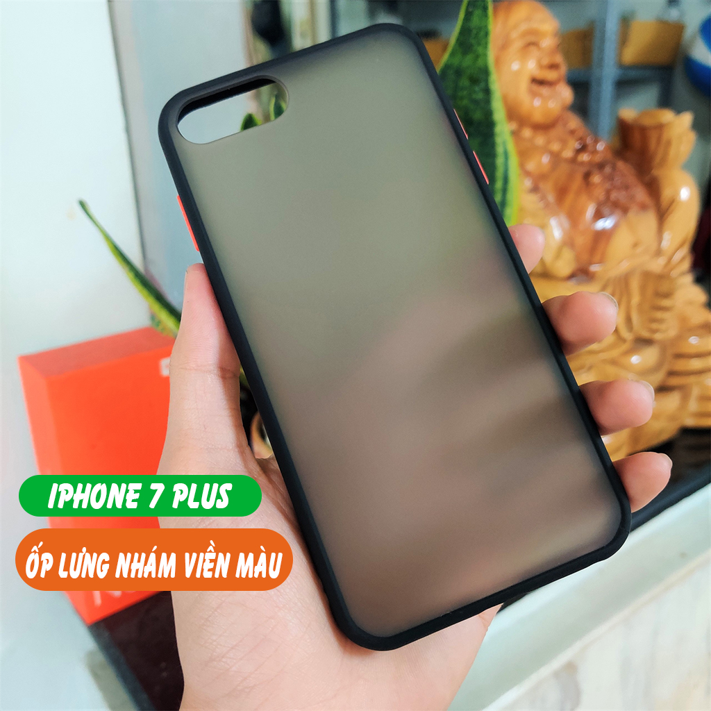 Ốp lưng iPhone 7 Plus 8 Plus trong nhám nhiều màu chống bám vân tay độc đáo.
