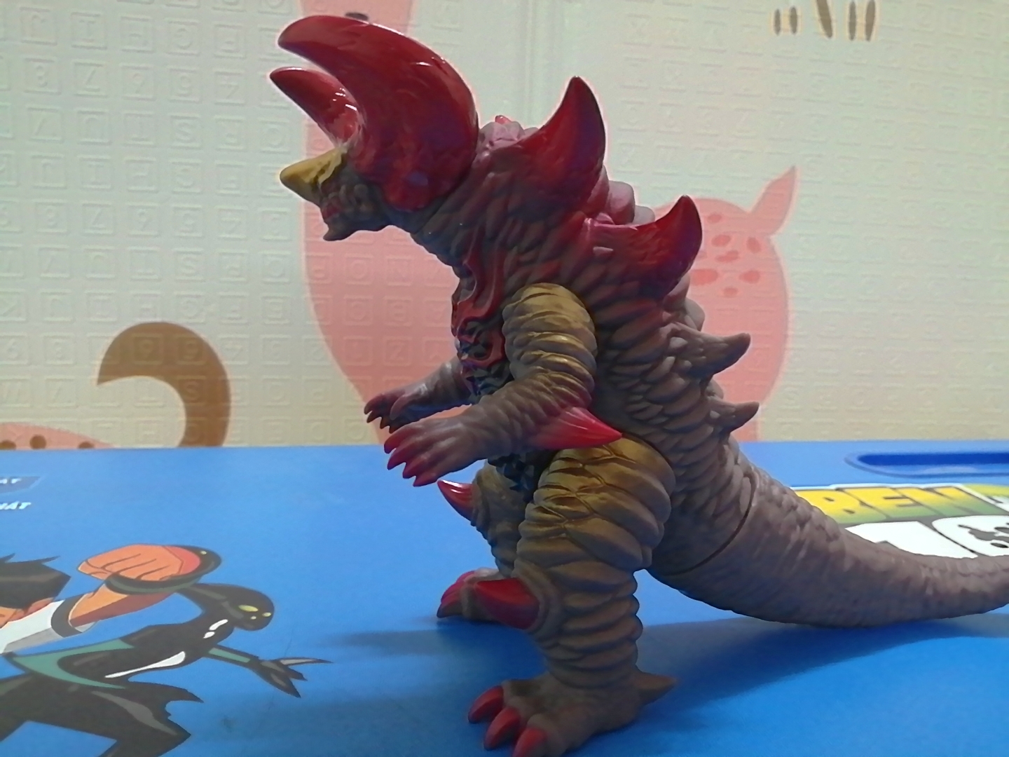 Mô hình Quái vật Skull Gomora 18cm Kaiju Bandai Ultraman Serie Siêu nhân điện quang