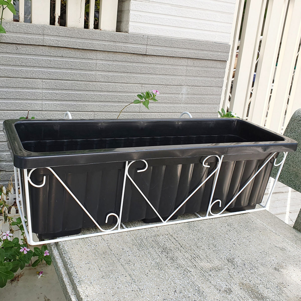 Bộ khung treo có kèm chậu ban công trồng hoa, trồng rau dài (63.5cmx22cmx19cm)