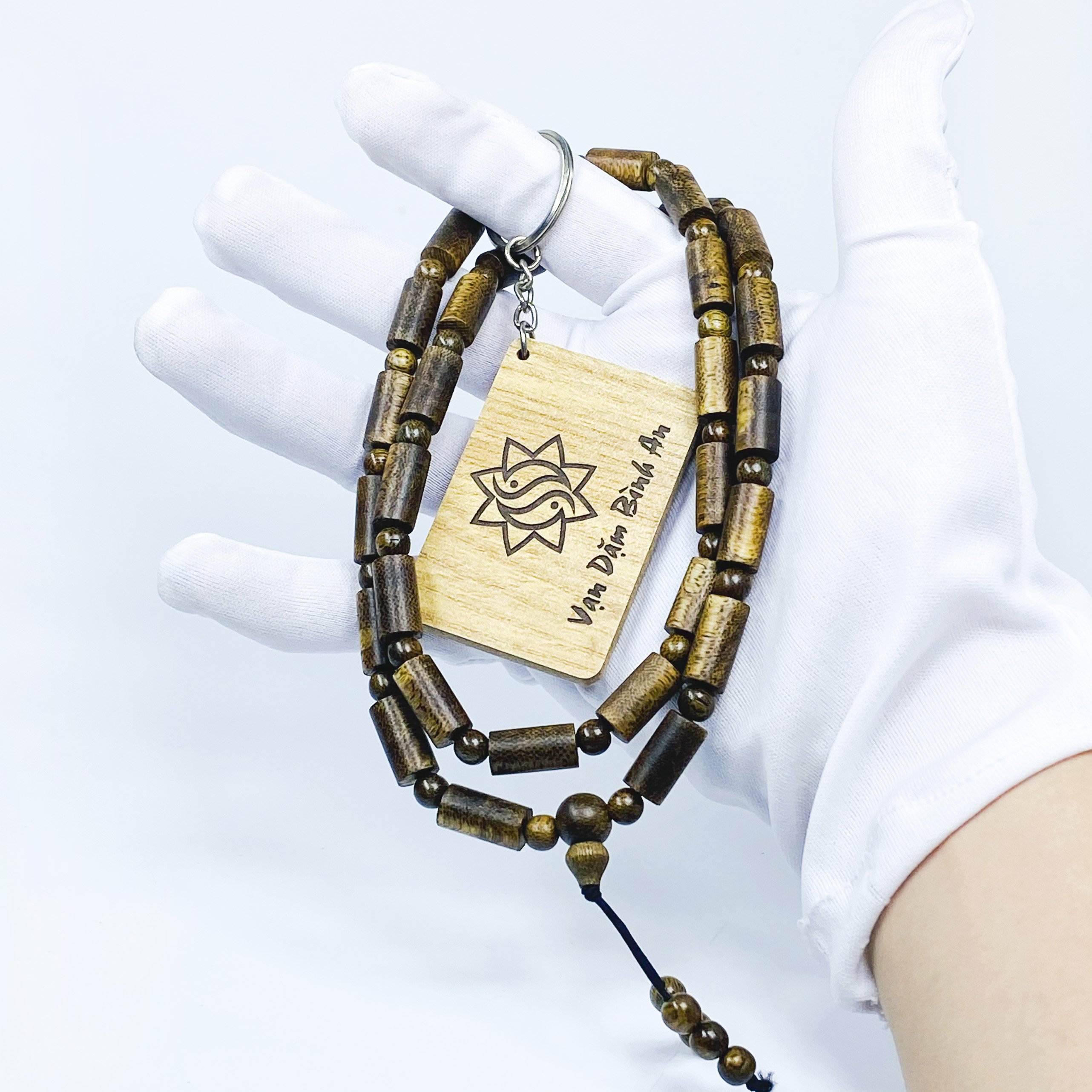 Vòng đeo cổ trầm hương phong thủy trụ trúc nam nữ Sơn Mộc Hương từ trầm tốc tự nhiên giúp mang lại may mắn bình an và tài lộc cho người đeo Sơn Mộc Hương