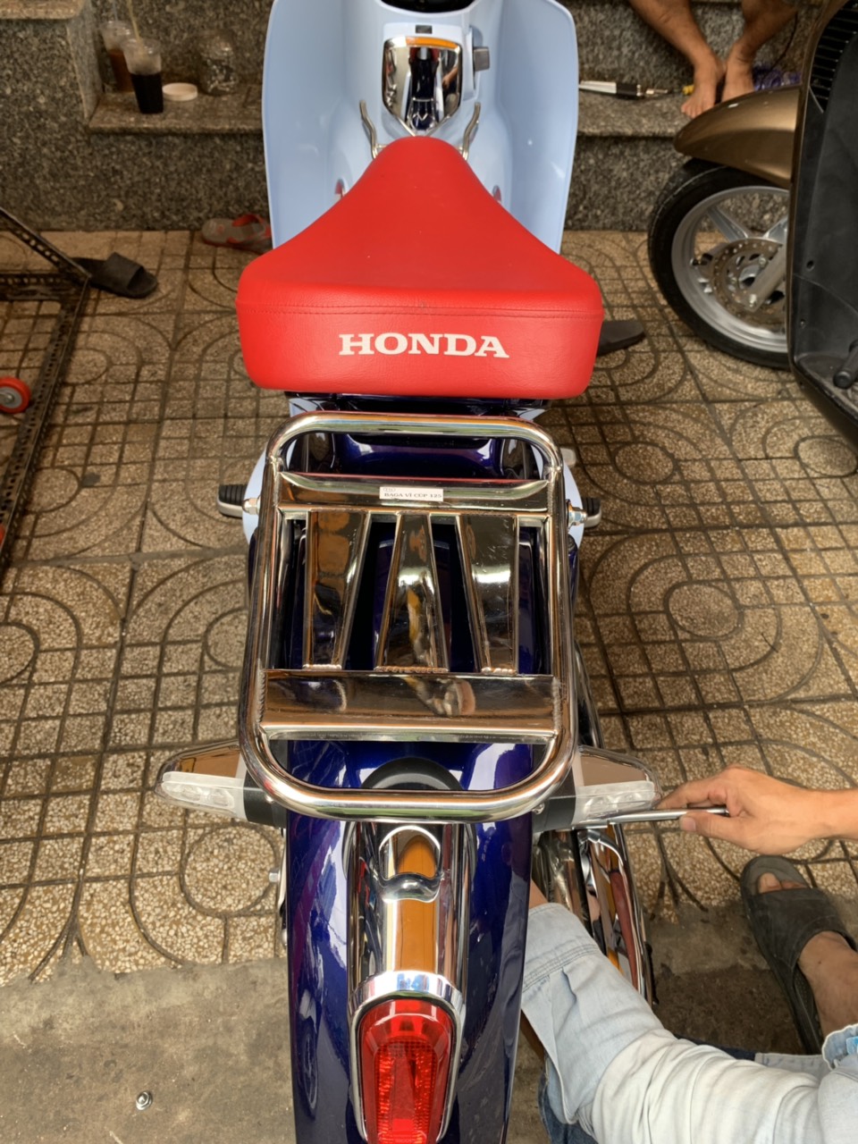 Ba ga sau xe cub 125 inox 201