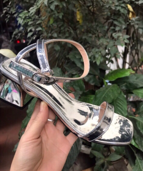 Sandal cao gót quai mảnh gót vuông