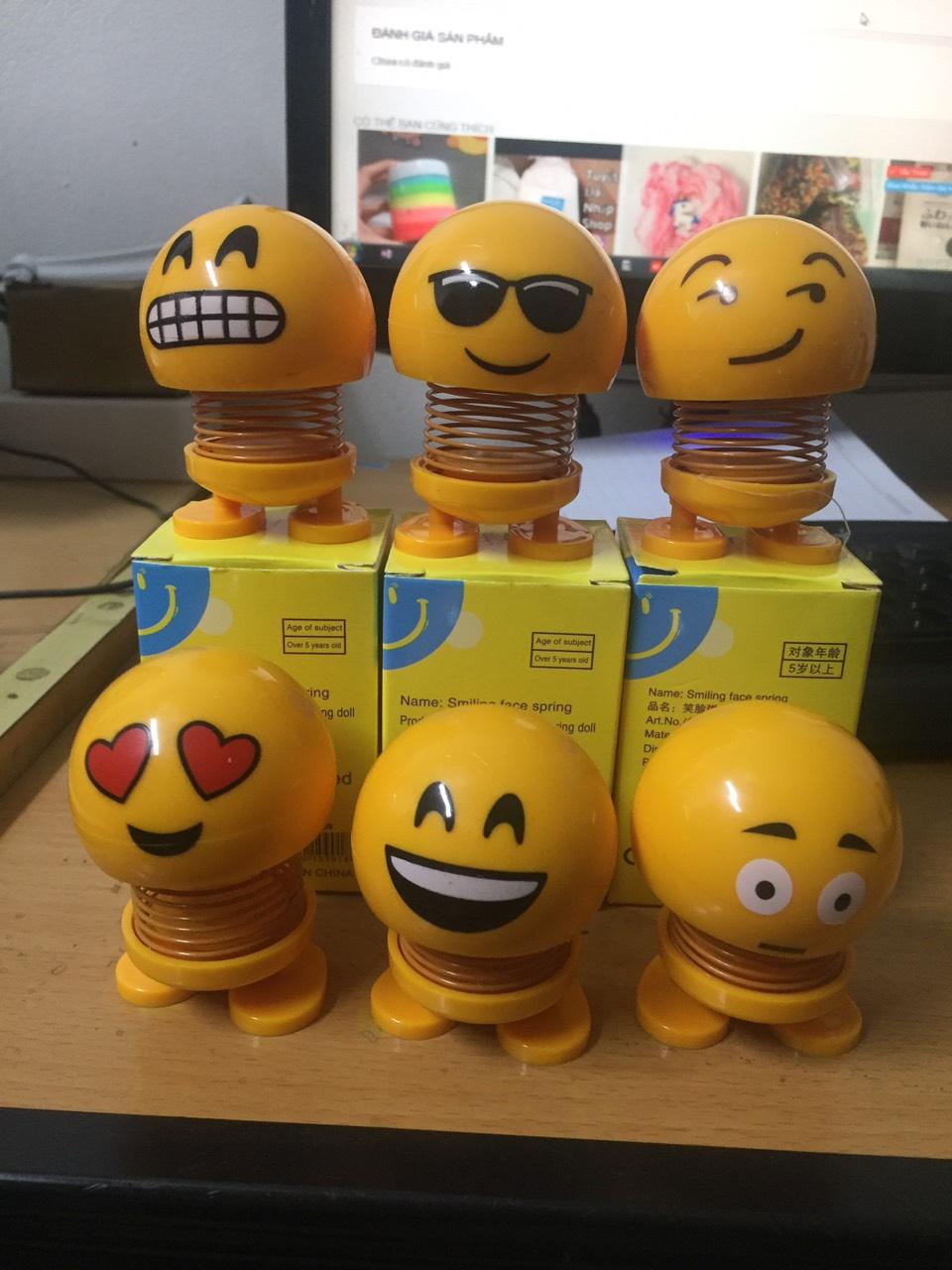 Combo 6 mặt cười lò xo, mặt cười gắn lò xo, măt cười lò xo Emoji, emoji lò xo lắc đầu, con nhún lò xo hình mặt cười, thú nhún mặt cười cảm xúc để trên xe, trên bàn, mặt cười lò xo nhún nhảy,