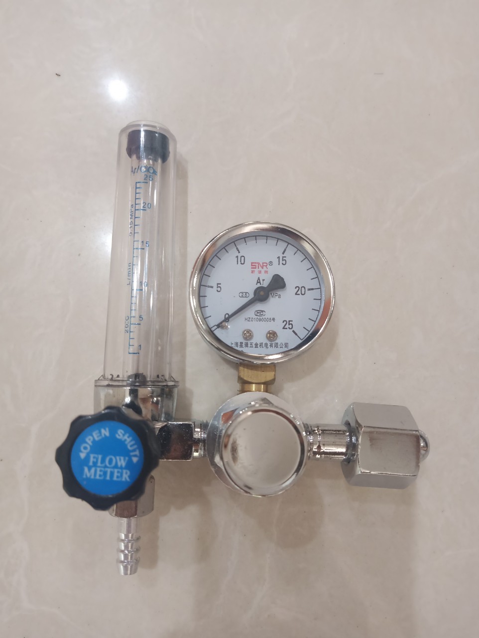 Đồng hồ đo áp suất lưu lượng khí CO2 và Oxy Argon Kokiya